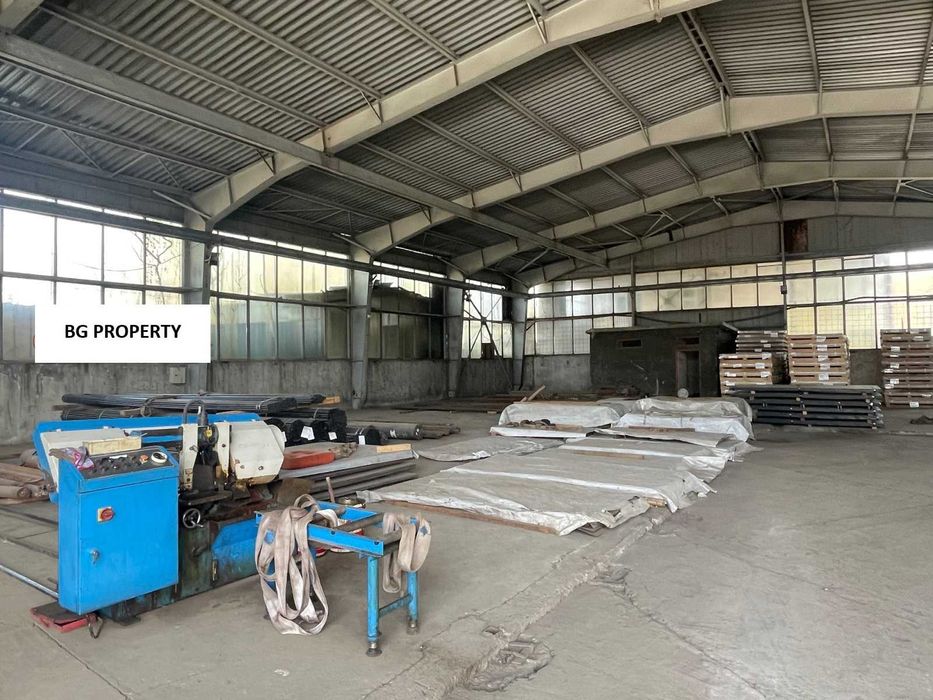 Дава се под наем Склад в София, Военна рампа - 700 кв.м за 2800 € - Снимка #3