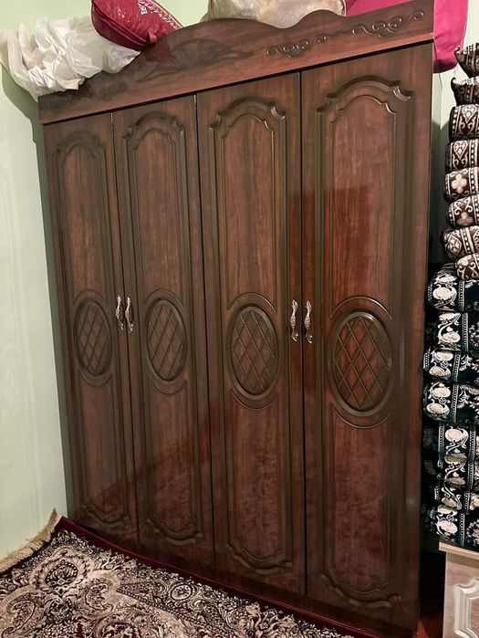 Янги холатда спалний гарнитур сотилади