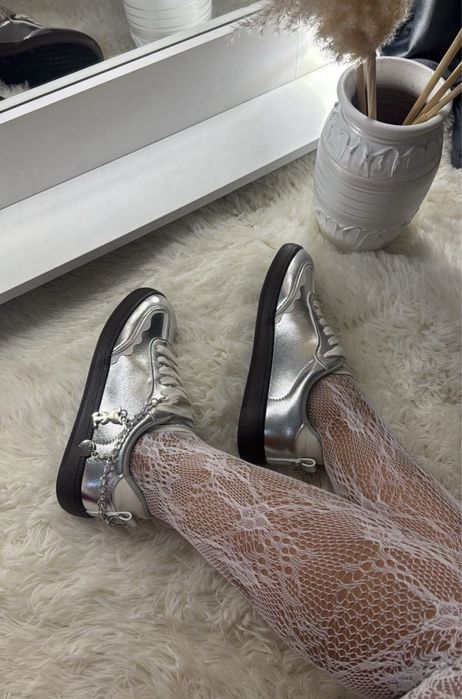 Продам новые кросовки