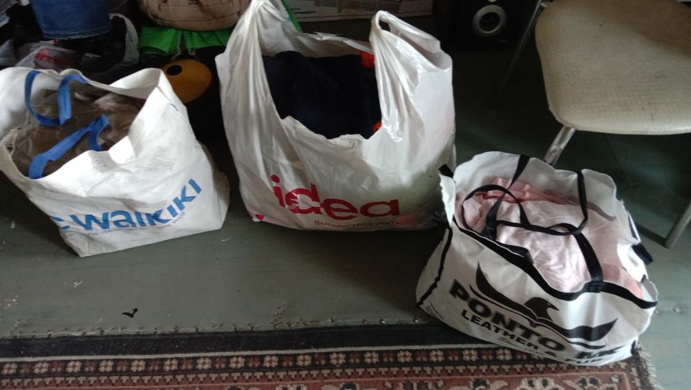 Три пакета вещей для девочек и девушек