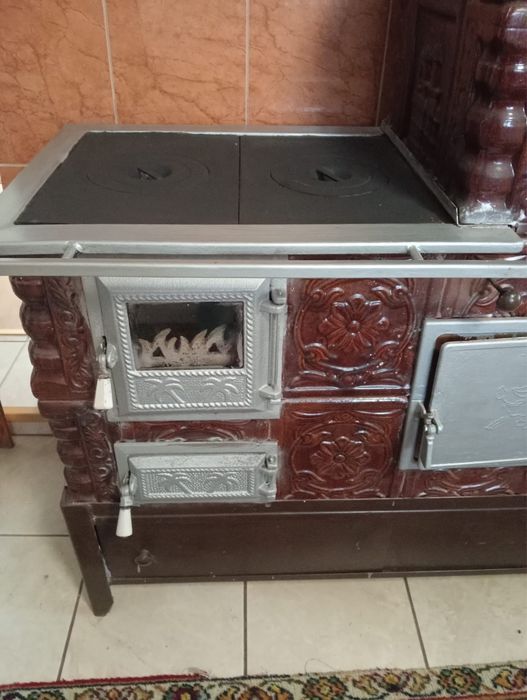 Sobă teracotă cu plită