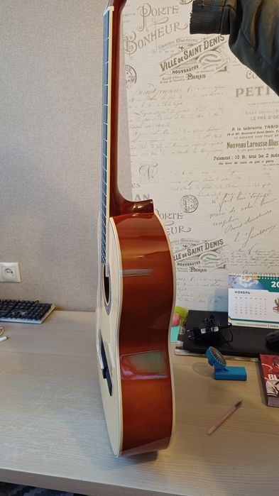 Гитара шестиструнная