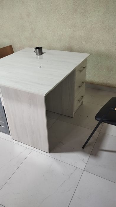 Parta stullar sotiladi