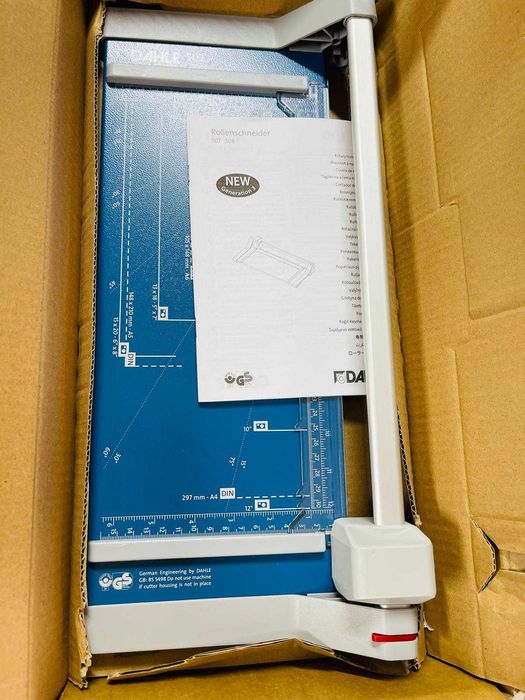 Ghilotina hârtie Dahle model 2020 (tăiere conform standard DIN) A4