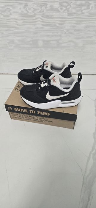 Nike Air Max Dawn 'Black White' - Номер 28.5 - Запазени