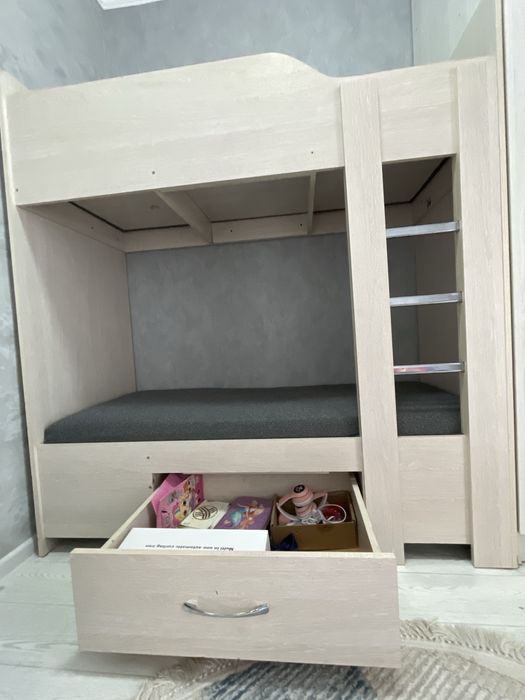 Продается двухъярусная кровать