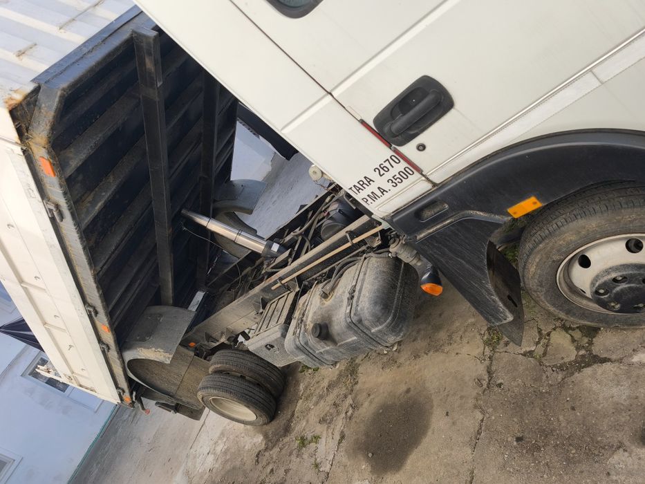 Vând autoutilitară Nissan Atleon