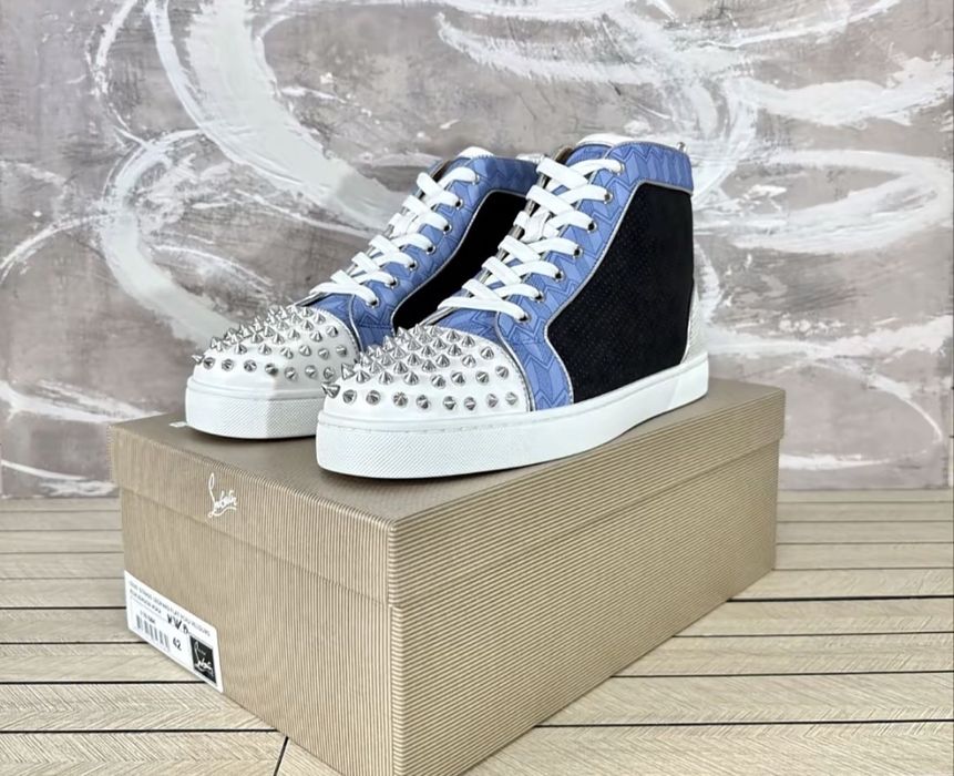 Vand Louboutin Blue and White noi. toate marimile in stoc