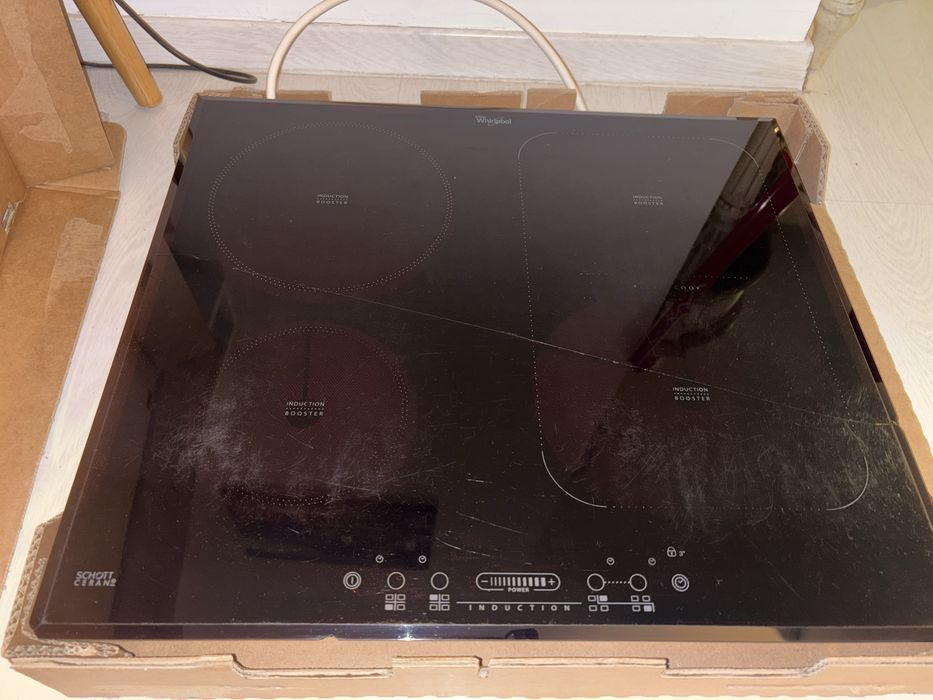 Plită inducție Whirlpool 4 ochiuri pentru piese