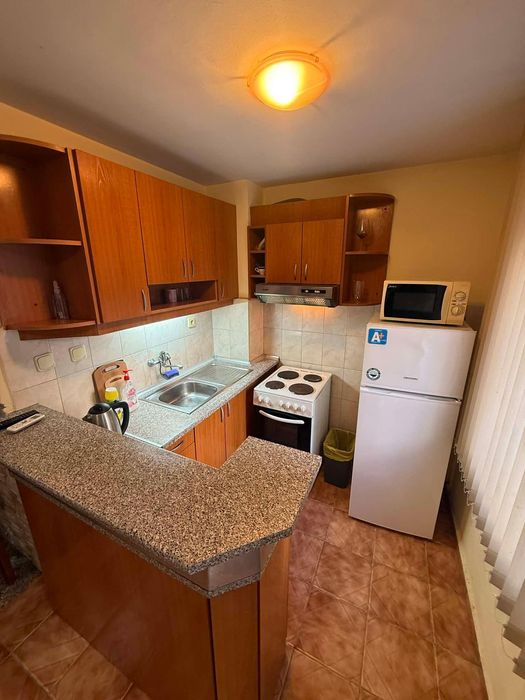 Дава се под наем Тристаен апартамент в Варна, Лятно кино Тракия - 78 кв.м за 598.23 € - Снимка #1