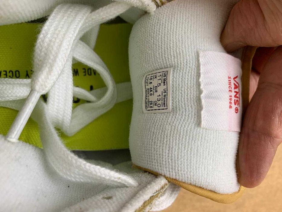 продам кроссовки VANS 44 размер, возможно обмен