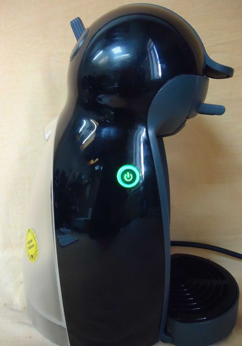 Кафемашина с гаранция 1 година Delonghi NESCAFÉ® Dolce Gusto Piccolo.W