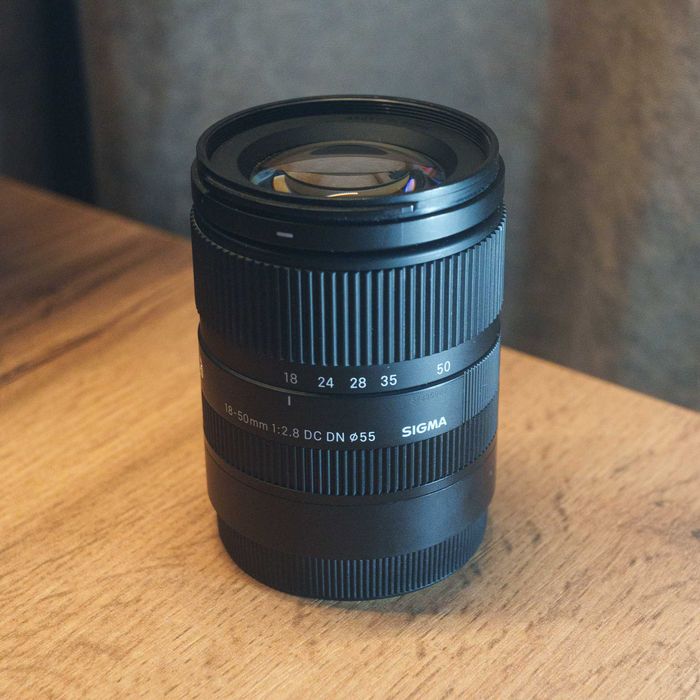 Sigma 18-50mm f/2.8 DC DN для Sony E с фильтрами в подарок