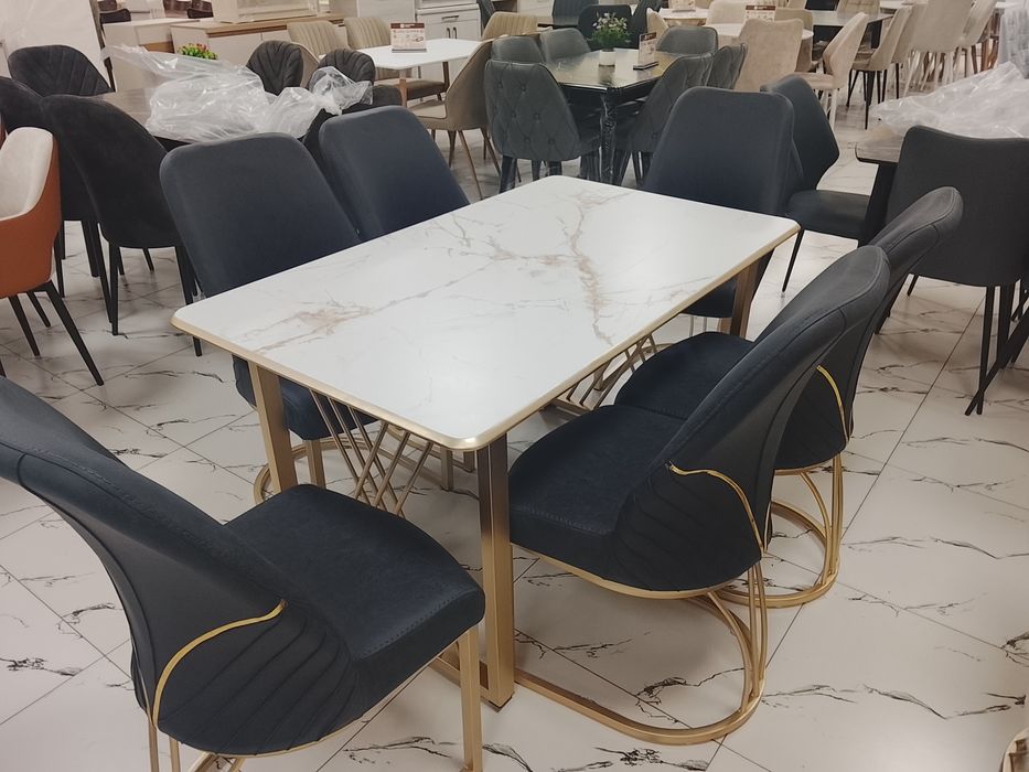 Обеденный стол и стулья по акции