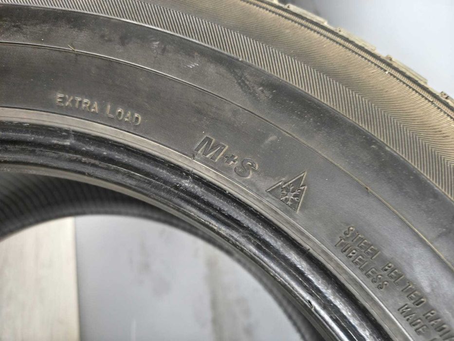 Anvelope 235/65 R17, iarna, Falken