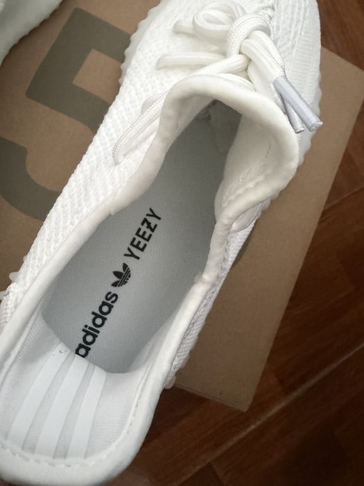 Yeezy Boost 350 V2  Cream White