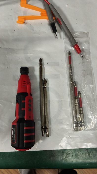 Аккумуляторная электроотвёртка электрика