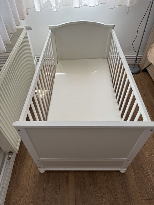 Patut bebelus din lemn