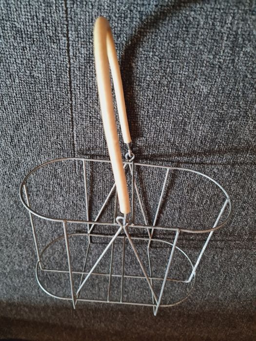 Suport pentru 2 sticle  si 4 sticle de lapte comunism, anii 60-80