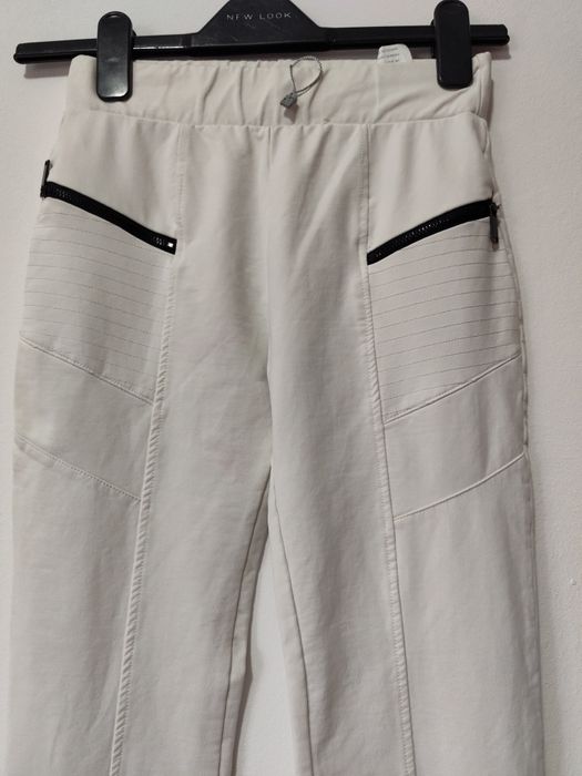 Bershka pantaloni albi noi M