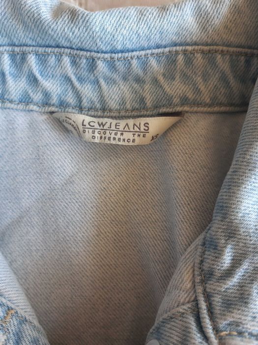 Късо дамско  дънково яке