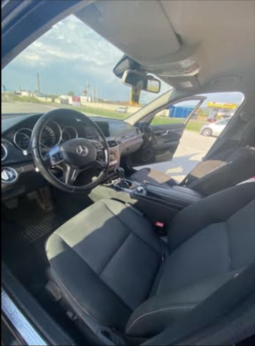 Mercedes-Benz C220