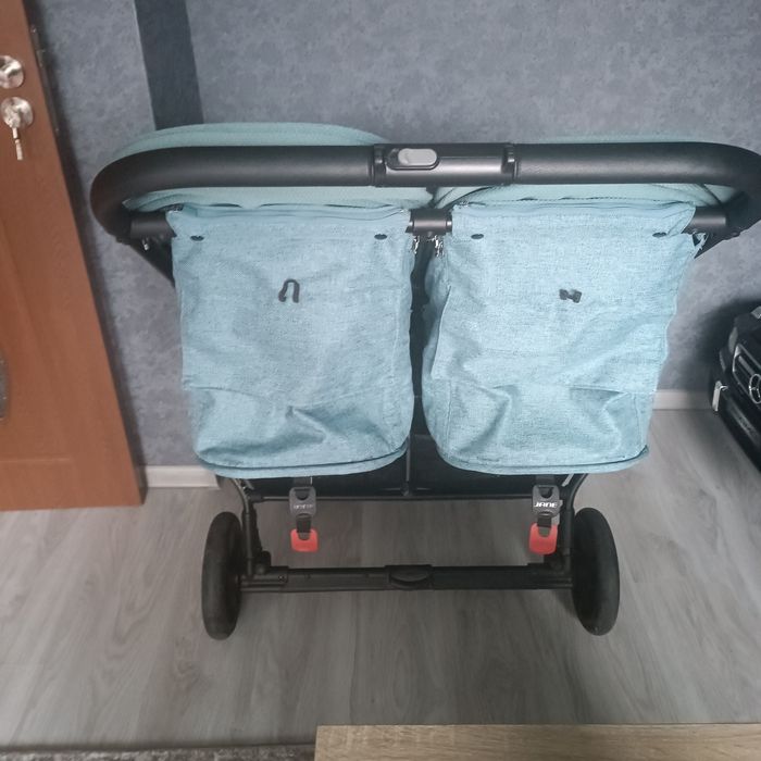 Намалена Количка за близнаци или породени JANE Twinlink, като нова