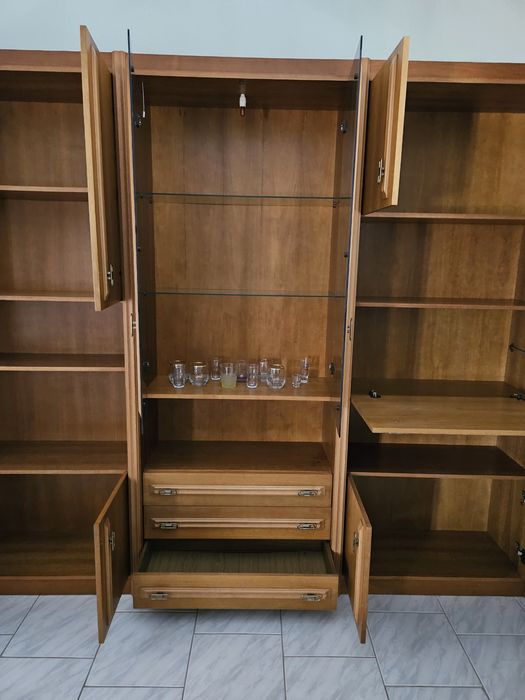 Секция от масив и естествен фурнир