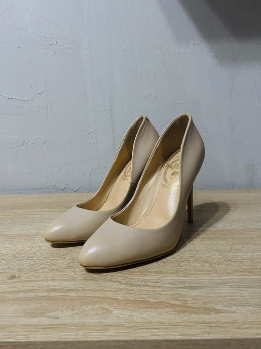 Продам женские туфли