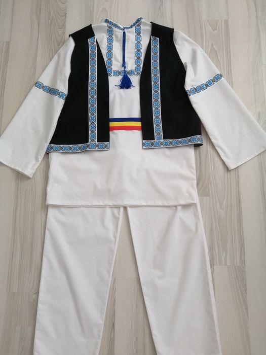 Costum popular pentru băieți