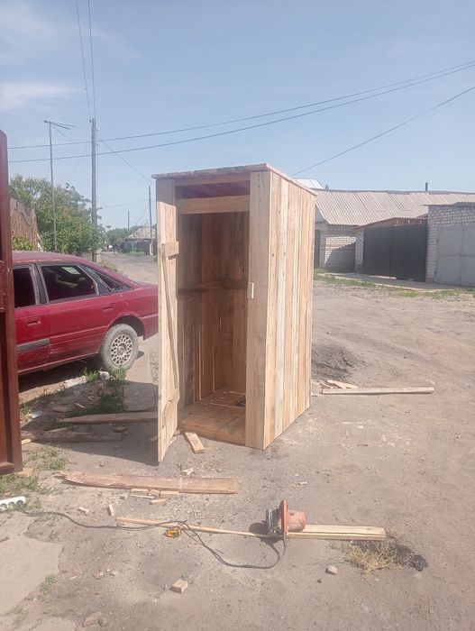 Продам уличные туалет