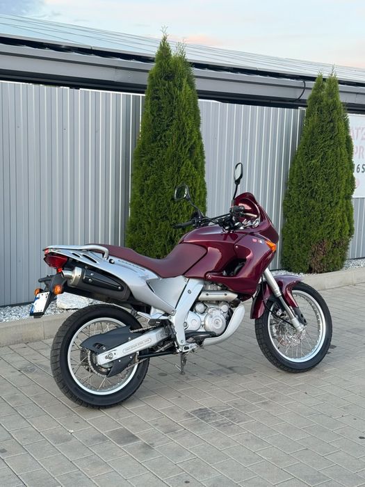 Motocicleta Aprilia pegasso 650
