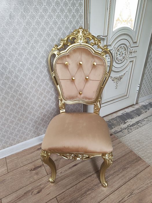 стол стулия  в упаковке.