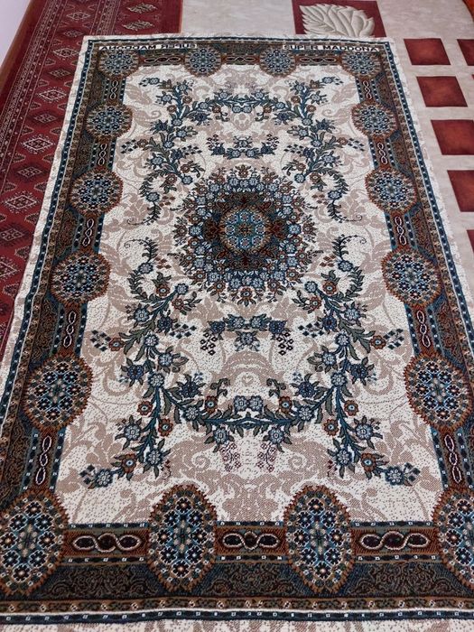 Продаеться ковёр