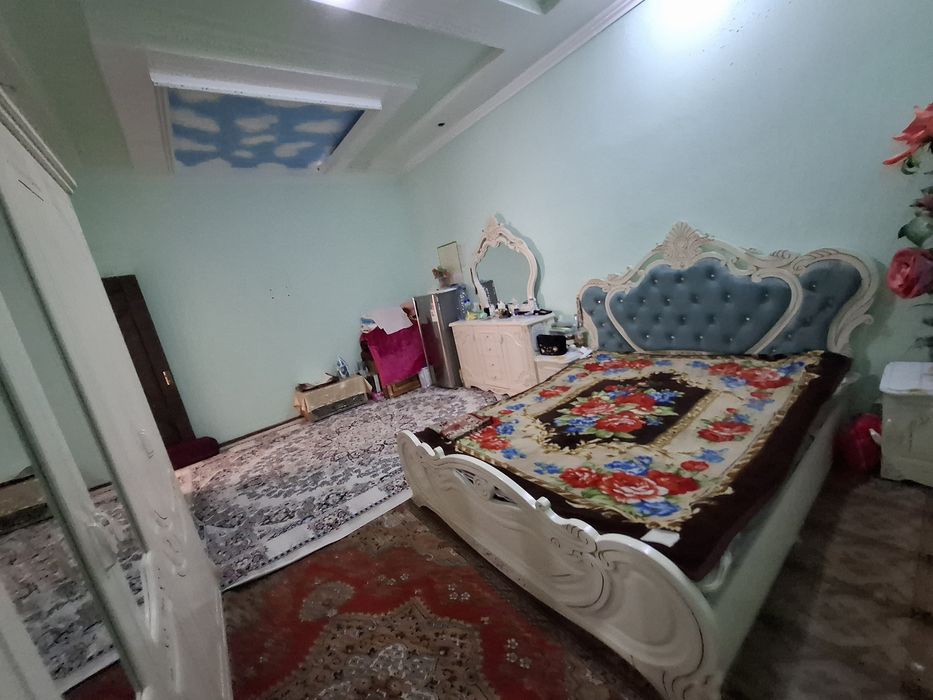 Ховли сотилади.думбиробод тирсак обод махалла.2.6 сотих.5та хонаси бор