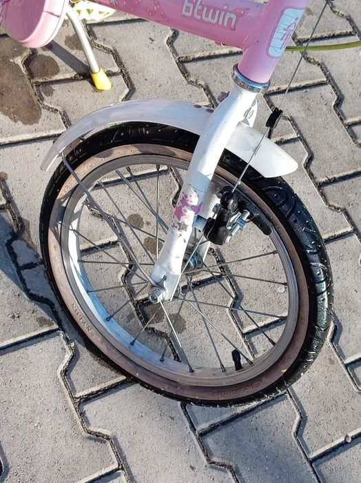 Vând bicicletă fetițe 250 lei negociabil
