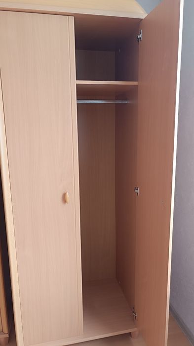 Стенка и плательный шкаф б/у