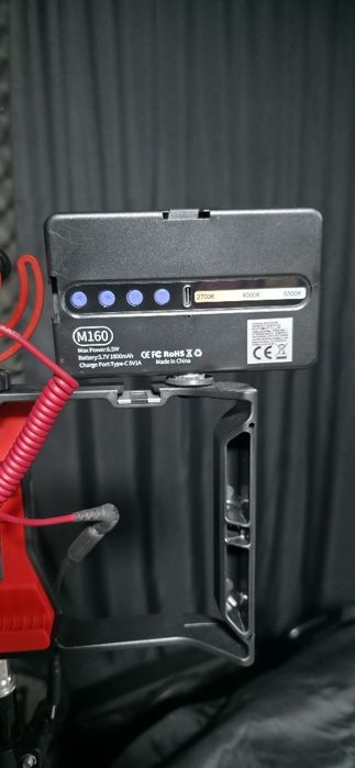 Stabilizator pentru filmat cu telefonul