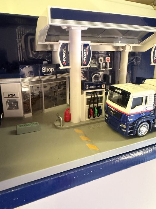Колекционерски макет на бензиностанция