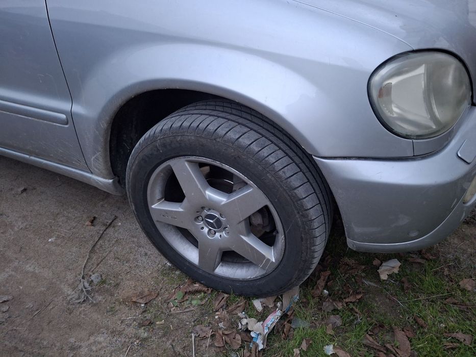 Продавам Mercedes ML270