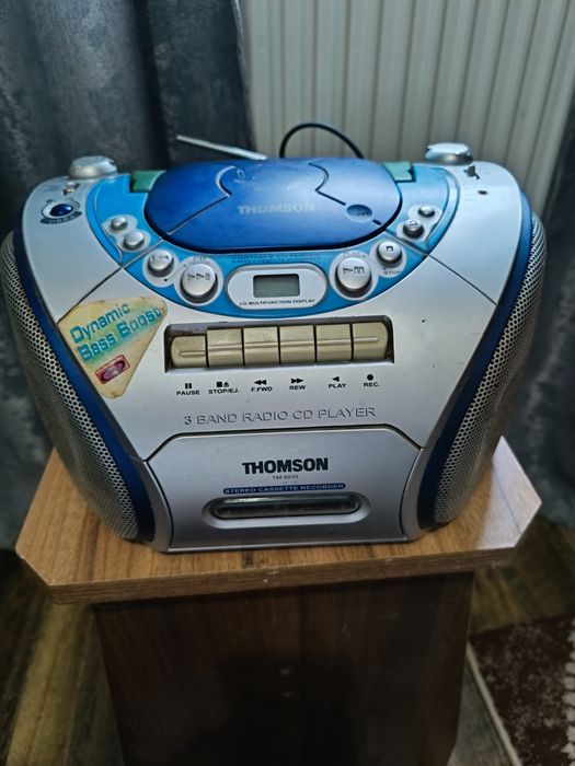 Radiocasetofon vintage Thomson cu CD și Dynamic Bass Boost