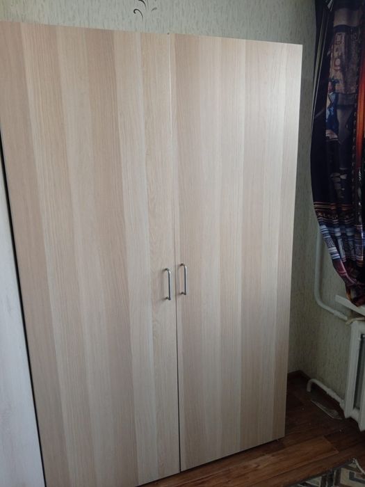 Продам два шкафа