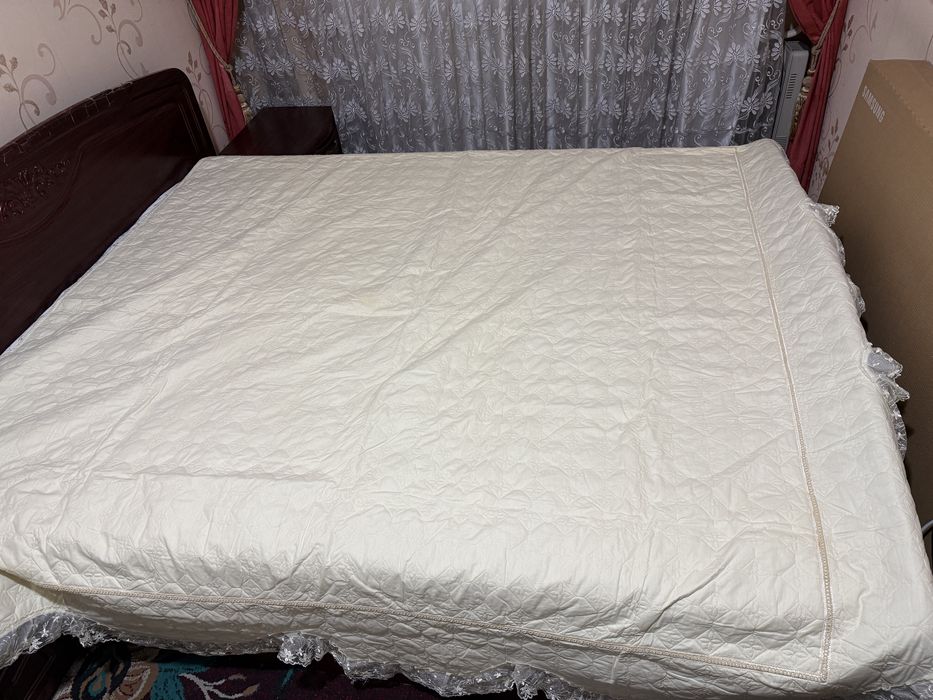Продам покрывало  двухспальный, комплект в отличном состоянии