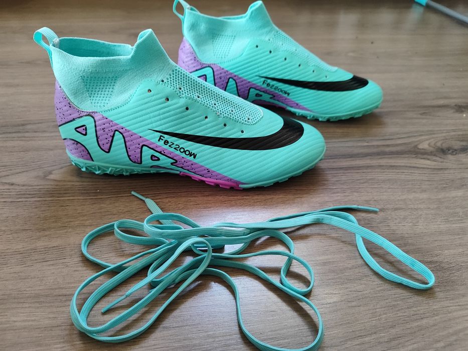 Бутсы футбольные