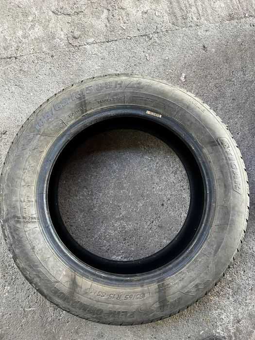 Vand 2 anvelope 185 65 R15 88h dot 0323
