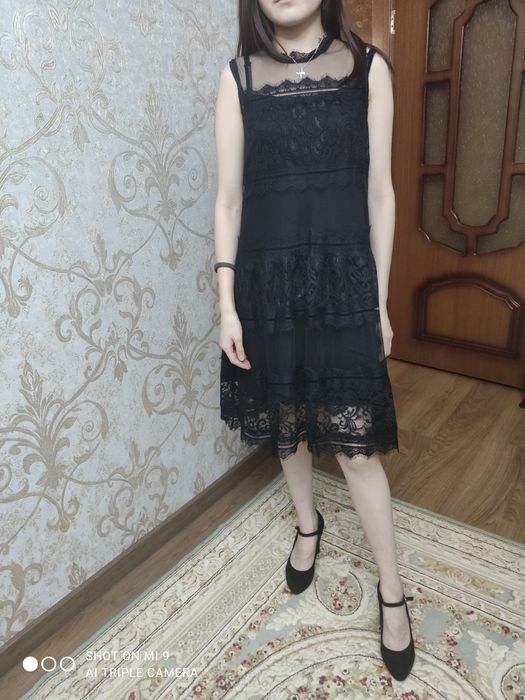 Продам  кружевное платье