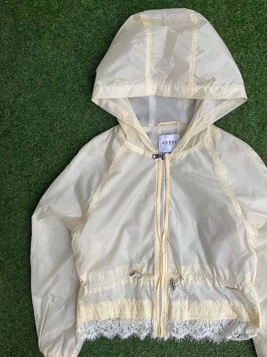 Дамско горнище / ветровка : GUESS S