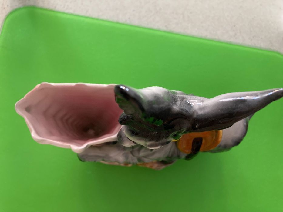 Винтидж керамична декорация / ваза