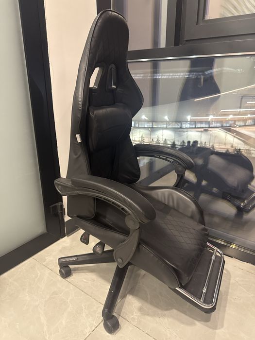 Офисное кресло(под восстонавление или на запчасти)