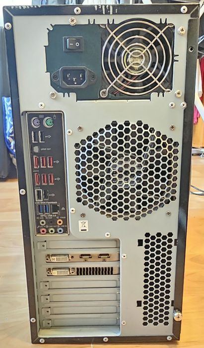 PC Asus P9X79 LE
